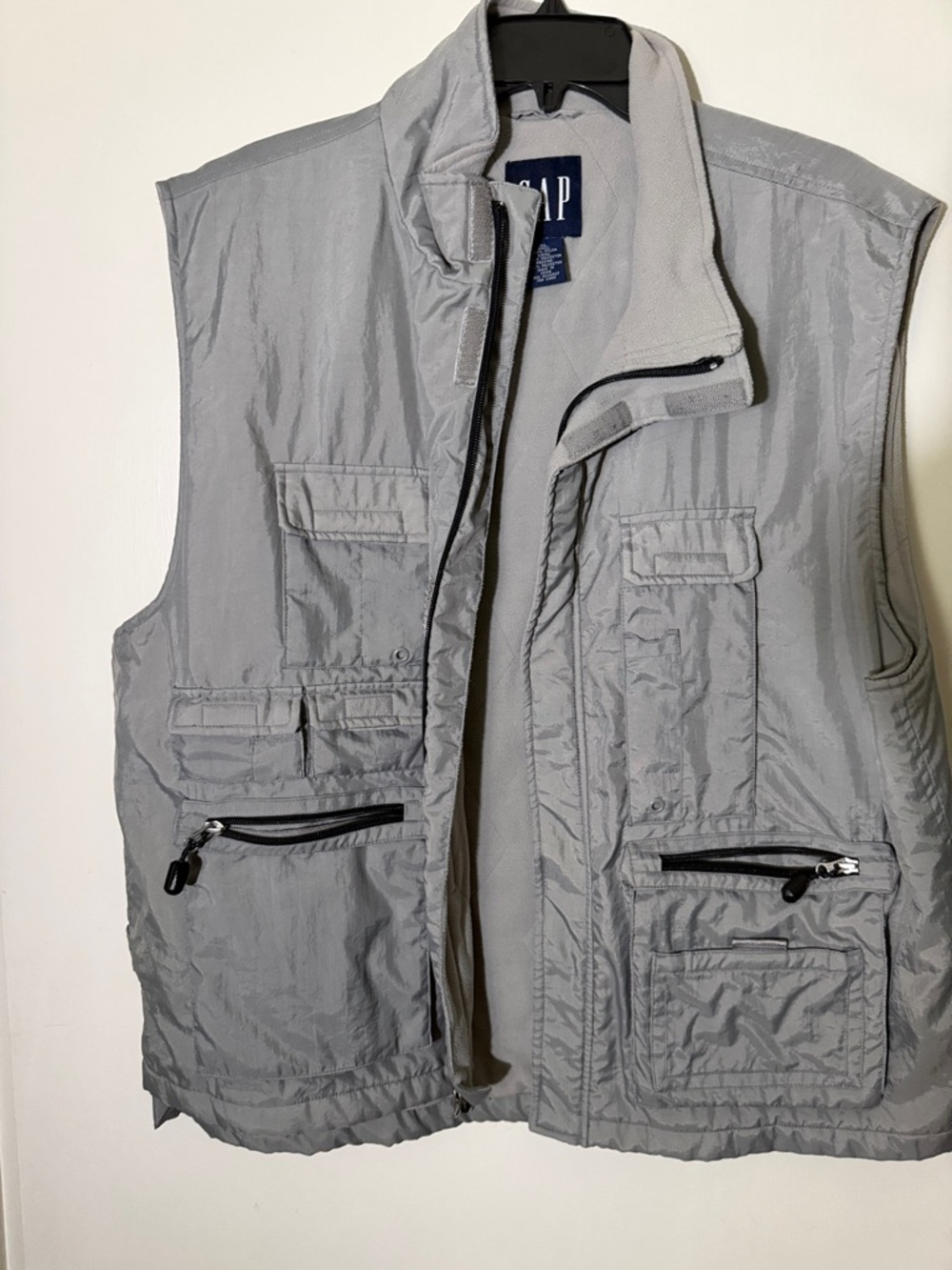 GAP Men's Gray Multi-Pocket Utility Vest